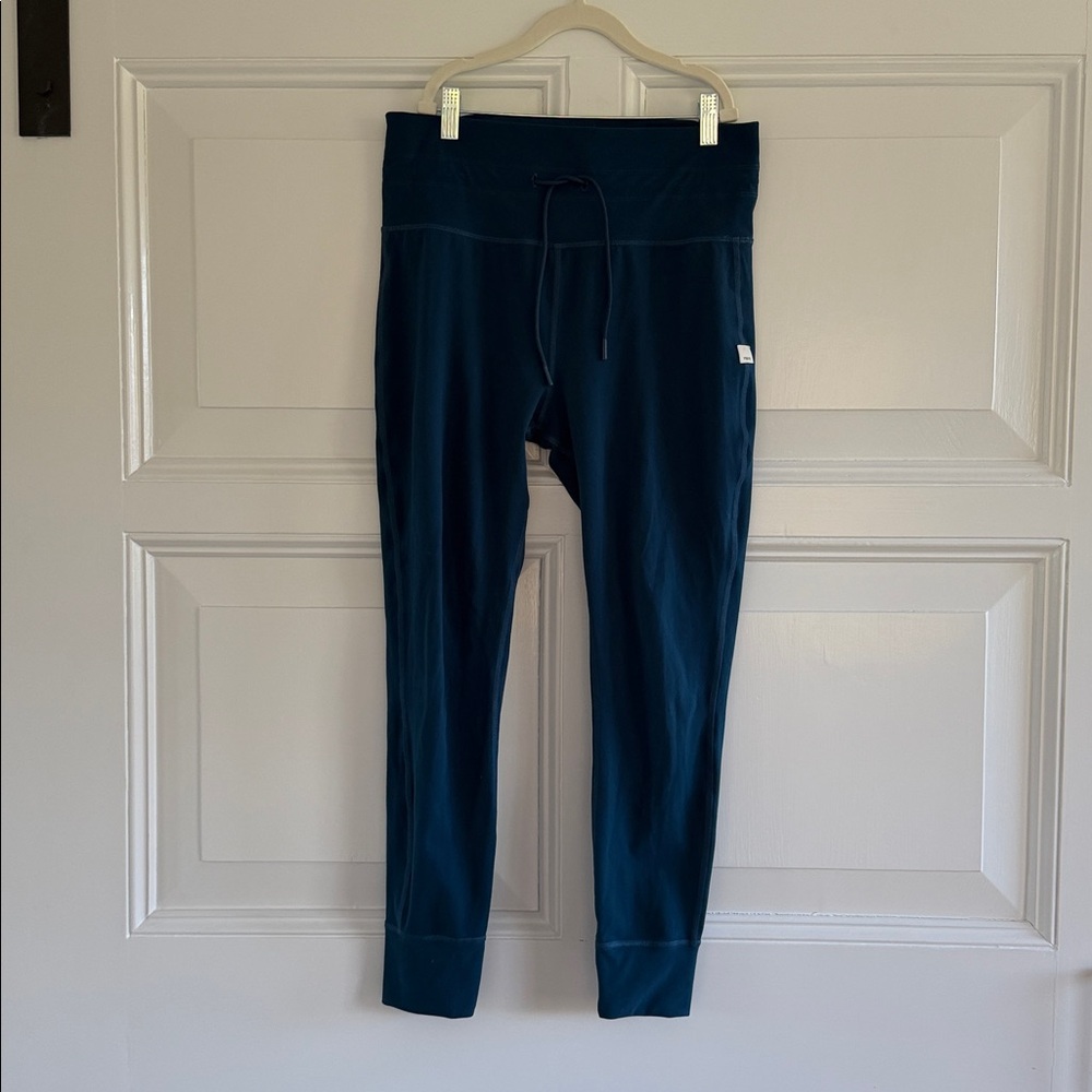 Vuori Daily Legging size L